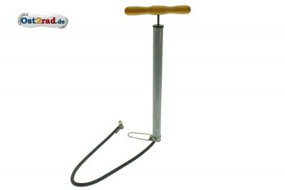 Pompe à air comprimé gris avec poignée en bois - ancien stock RDA