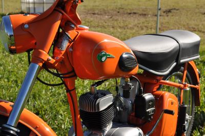 Neuaufbau komplette Restauration RT125/3 orange Oldtimerpass