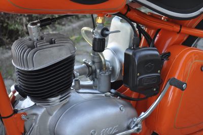 Neuaufbau komplette Restauration RT125/3 orange Oldtimerpass